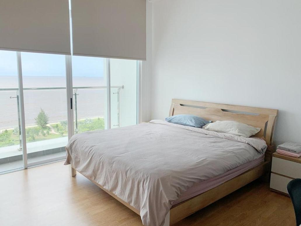 Bay Resort Condominium, 7, Beach-Front Sea View, 6-8 Pax Miri Esterno foto