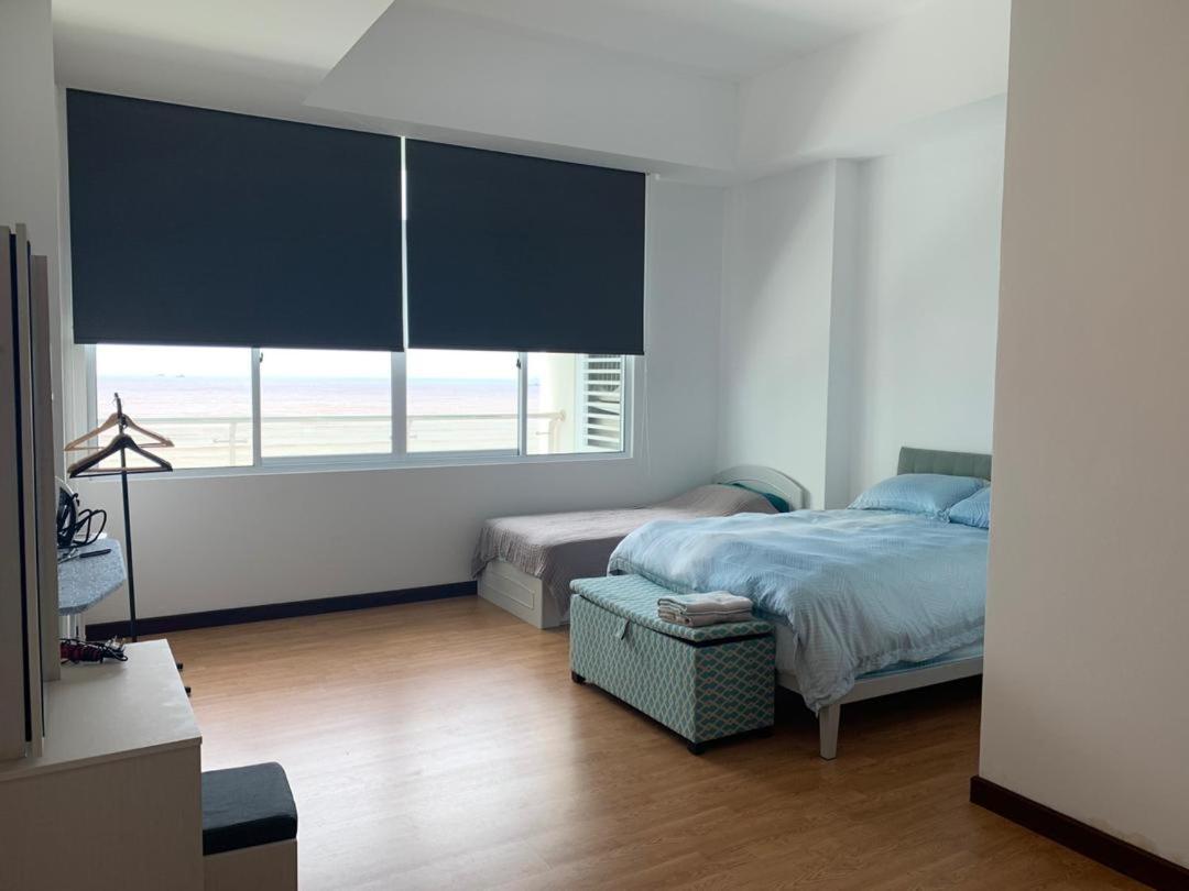 Bay Resort Condominium, 7, Beach-Front Sea View, 6-8 Pax Miri Esterno foto